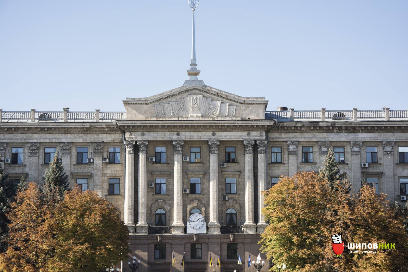 Горсовет с фонтанами_2